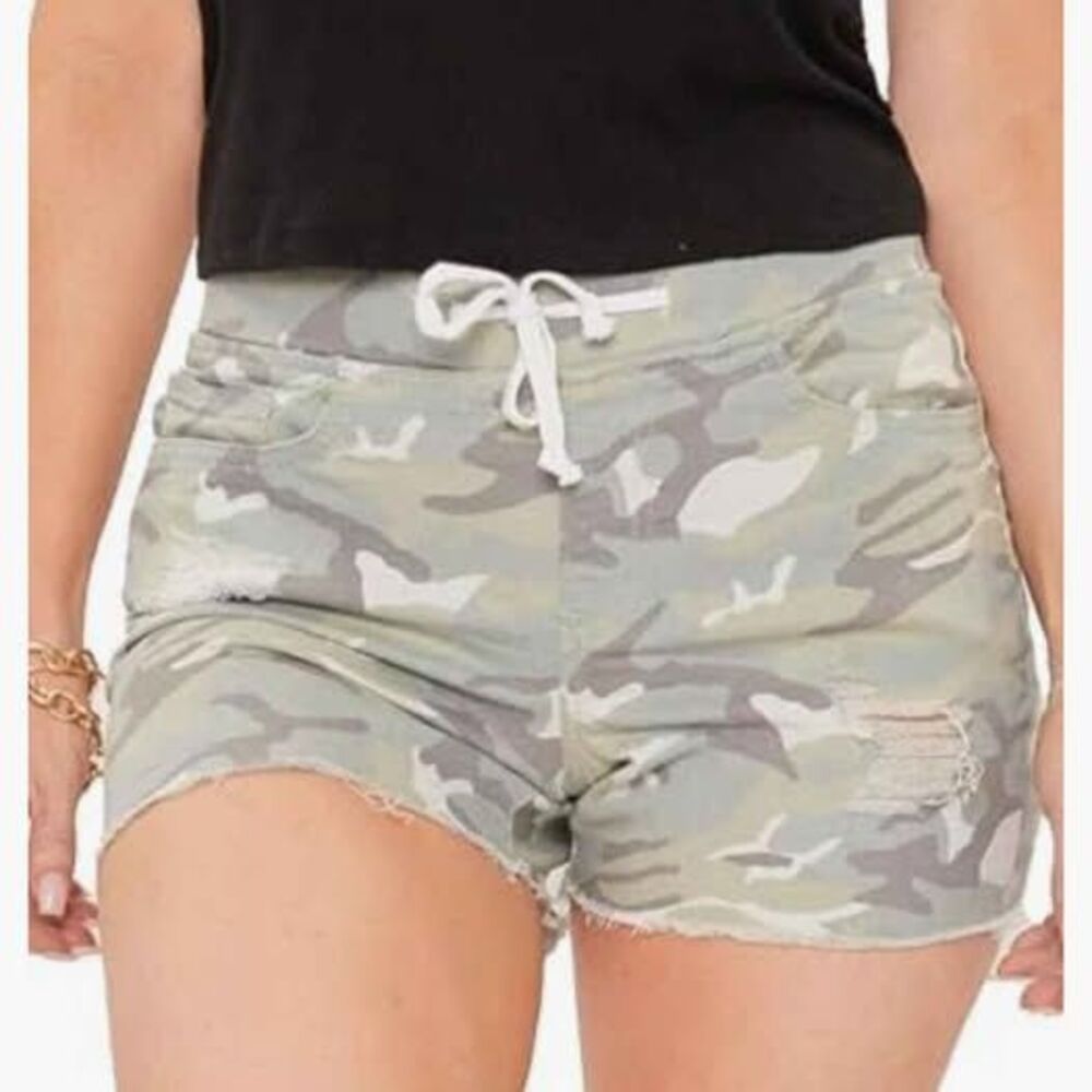 Royalty For Me Women's Petite High Rise Jogger Shorts Medium
